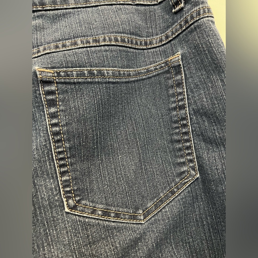 Riders by Lee Womenβs 2X Cropped Jeans β Dark Wash ππ - Picture 4 of 11